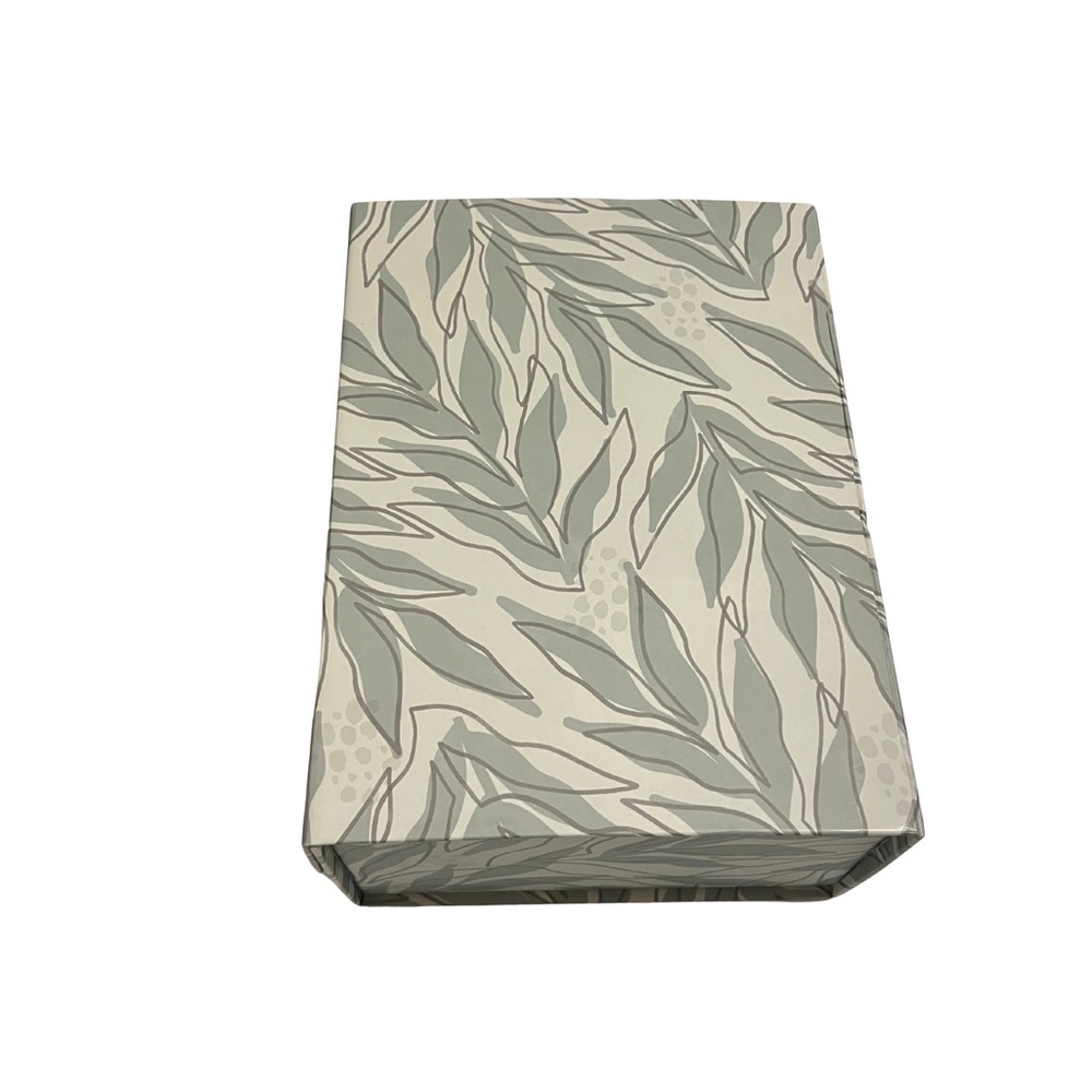 The Spring Shop Leaf Design Box - Picture 2 of 5